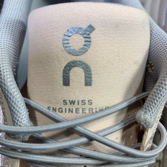 On Cloud 5 Women’s Running Walking Sneakers Pink & Grey Shoe Size- 9 - Picture 9 of 11